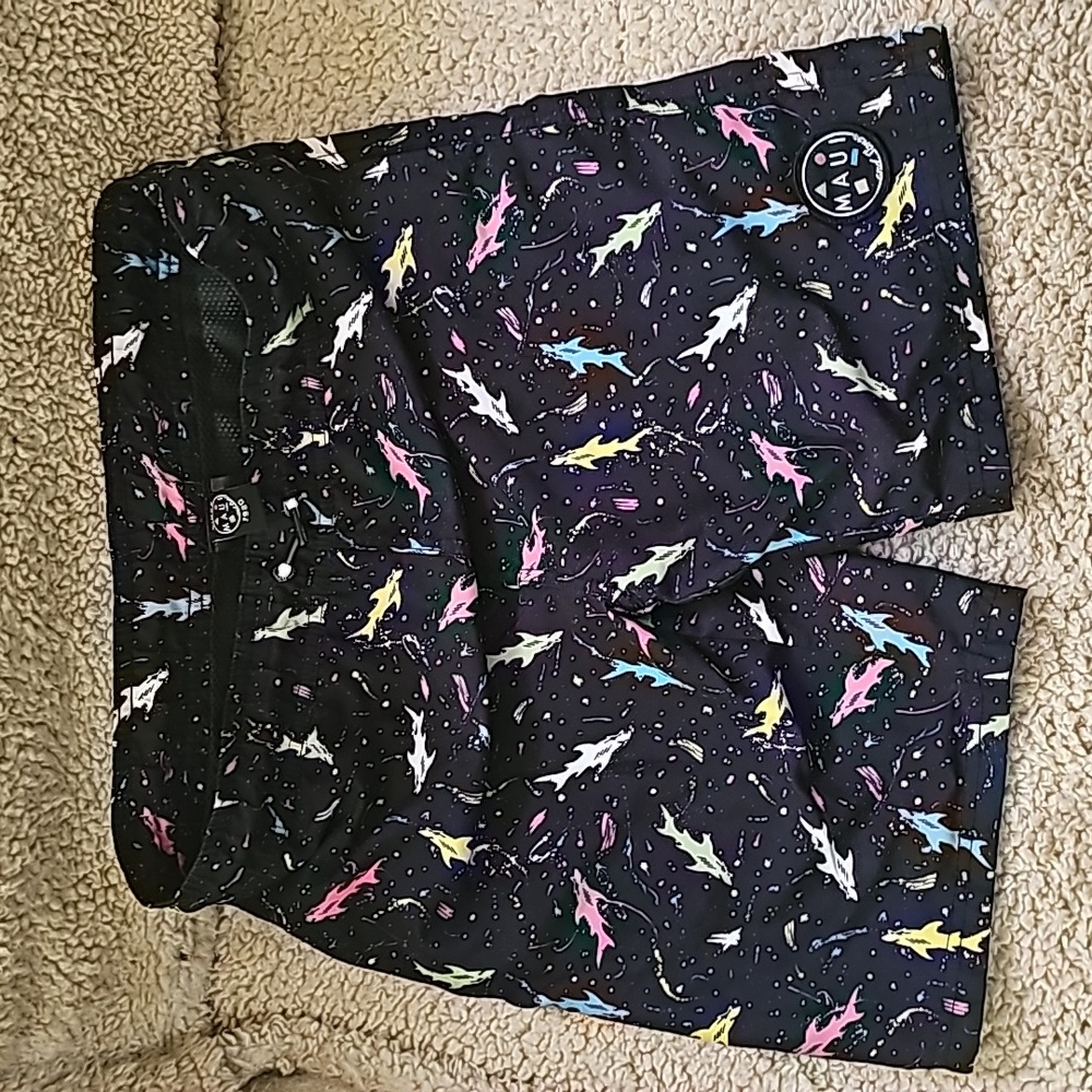 Maui and sons size L 14/16 boys swimtrunks without built in liner